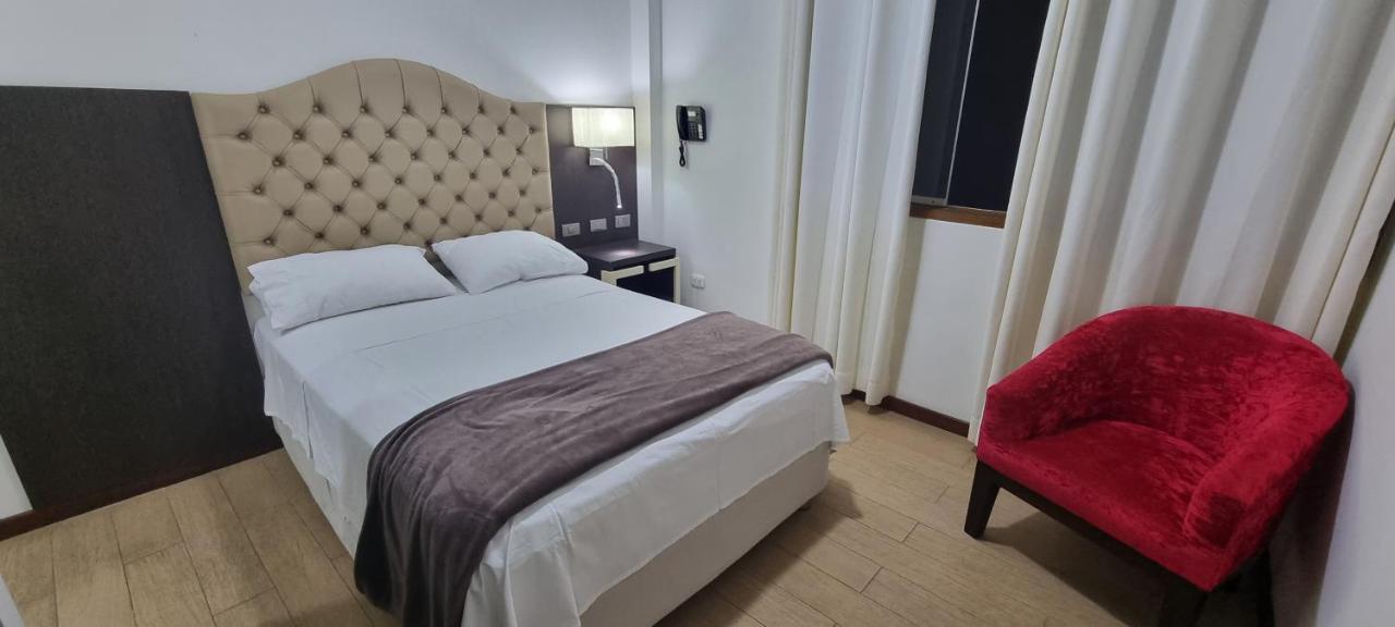 Hotel Imperio Real Trujillo Eksteriør billede