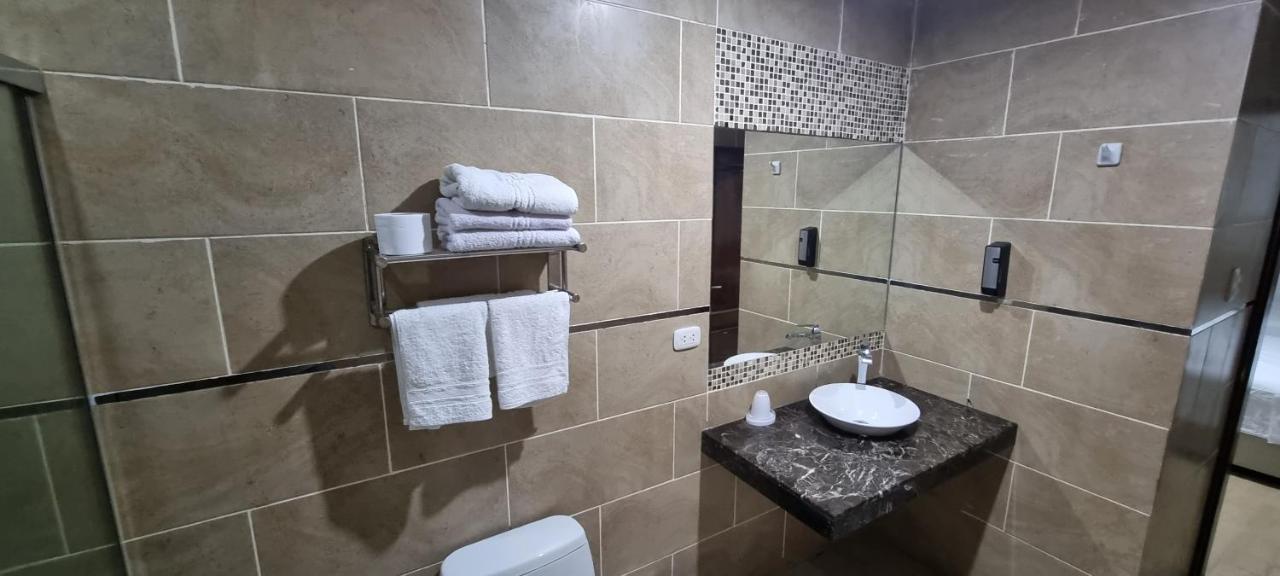 Hotel Imperio Real Trujillo Eksteriør billede